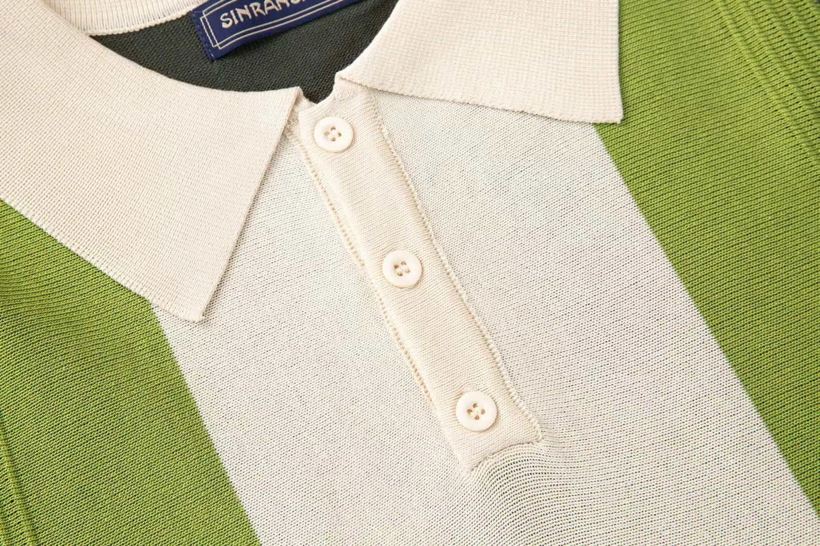 Polo Masculina Marenzzo em Malha Retrô com Botões
